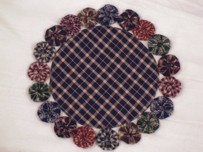 Yoyo Round Mat Candle Holder Primitive Country Decor Placemat Etsy