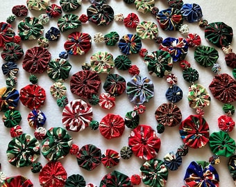 100 Vintage Christmas Mix Sizes Fabric YoYo Flower Slow Stitch Applique Junk Journal Patch