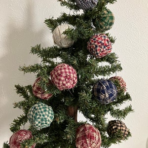 12 Farmhouse Primitive Homespun Rag Ball Christmas Tree Ornaments Wholesale