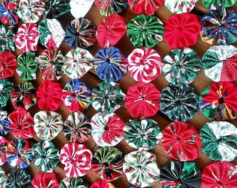 75 Vintage Christmas Mix 2" Fabric YoYo Flower Slow Stitch Applique Junk Journal Patch