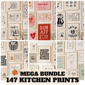 Può includere: Una collezione di 147 stampe artistiche da parete a tema cucina con disegni a linee bianche e nere, tipografia e illustrazioni colorate di cibo, bevande e frasi culinarie come Bon Appétit, Cats & Coffee e Meats and Cheeses Always Pleases.