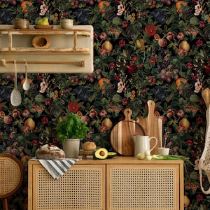 Carta da parati botanica vintage scura, carta da parati floreale con frutta, murale con giardino segreto di notte, carta da parati rimovibile con peonia