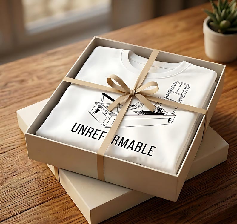 Yoga Shirt - Namaste Right Here Lazy Cat Funny shirt afbeelding 8