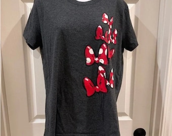 Disney Minnie Mouse T-Shirt mit Schleife und Ballonstrauß, Größe L