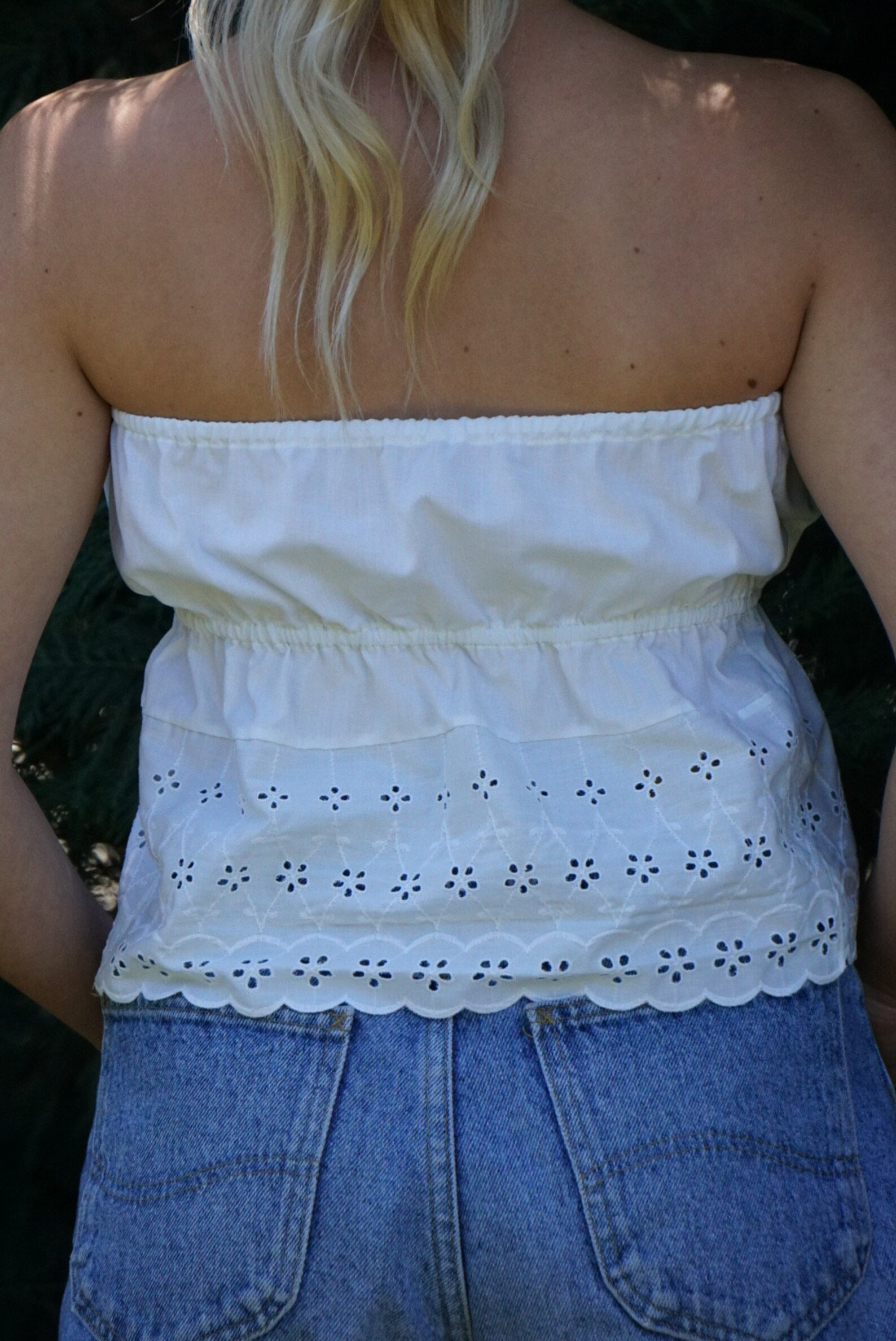 CROPPED EYELET TUBE TOP