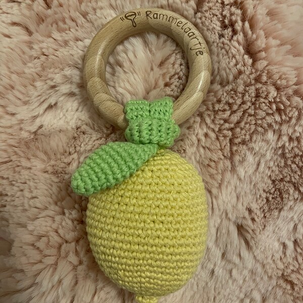 Hochet citron crocheté main