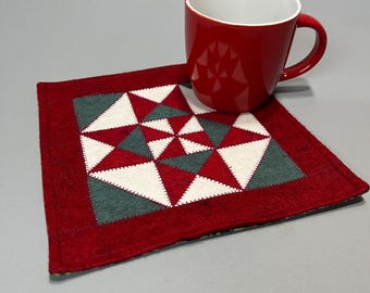 Christmas Star Mug Rug pattern
