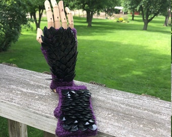 Child's Size 5.5" Dragon Mitts