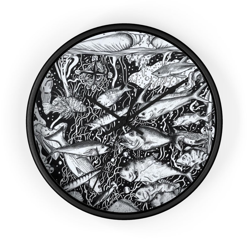 Monochrome Marine: Underwater Fish Scene Wall Clock Statement Piece Clock zdjęcie 2