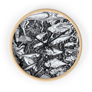 Monochrome Marine: Underwater Fish Scene Wall Clock Statement Piece Clock zdjęcie 6