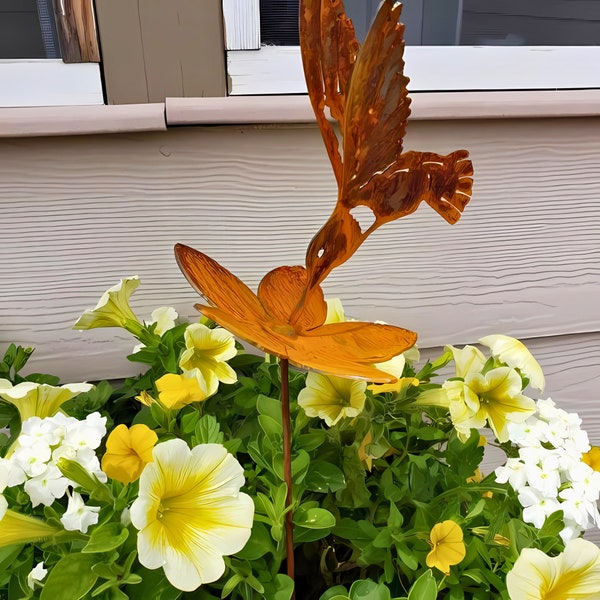 Metal Hummingbird With Flower Garden Stake, Steel Gardening Decor, bird lawn art metal art stake, Mother's Day Gift, Outdoor Lawn Decor