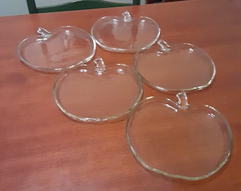 1 lot de 5 assiettes à déjeuner vintage en forme de pomme en verre transparent Hazel Atlas. Ce motif était utilisé dans les années 40/50. Doucement utilisé, pas de copeaux/fissures.