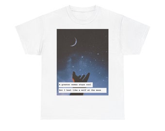 Die Weissagung | Auch eine größere Frau bleibt cool Aber ich heule wie ein Wolf den Mond an Taylor Swift | TTPD | Tortured Poets Abteilung Unisex Tee