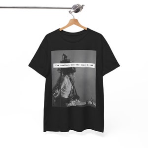 Ratty Healy Der kleinste Mann, der je gelebt hat T-Shirt Unisex Heavy Cotton T-Shirt Matty Healy Die 1975 Taylor Swift Tortured Poets Abteilung TTPD Bild 6