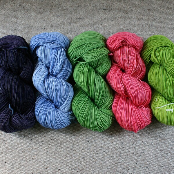 As Lily of 5 skeins fingering weight wool total 2500yds 2286m