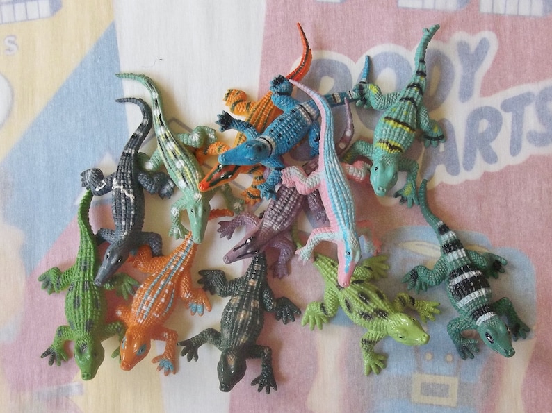 Vintage Vinyl Lizard Toy Novelties: Retro Reptile Party Favors (set of ...
