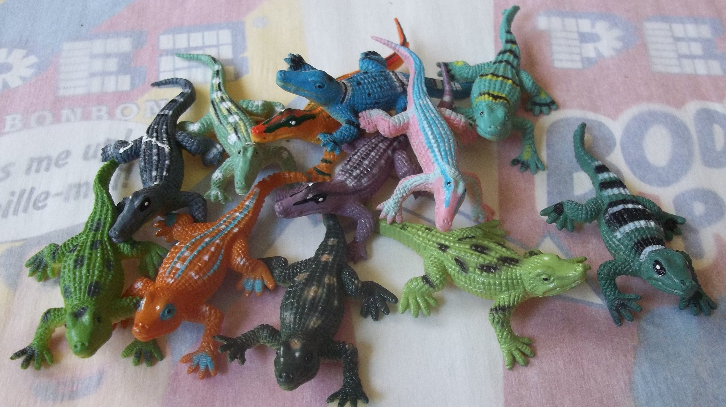 Vintage / Lizard Toy Novedades / Una docena / Bolas sorpresa / - Etsy México Vintage / Lizard Toy Novedades / Una docena / Bolas sorpresa / - Etsy México