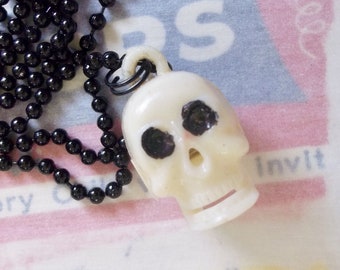 One Item / Vintage Plastic Skull Gumball Charm on Ball Chain / Necklace / Made in Hong Kong