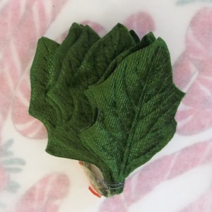 Velvet Poinsettia Leaves / Vintage Millinery / Bunch of Twelve Stems / Made in Japan / Corsage Filler / Holiday Crafts