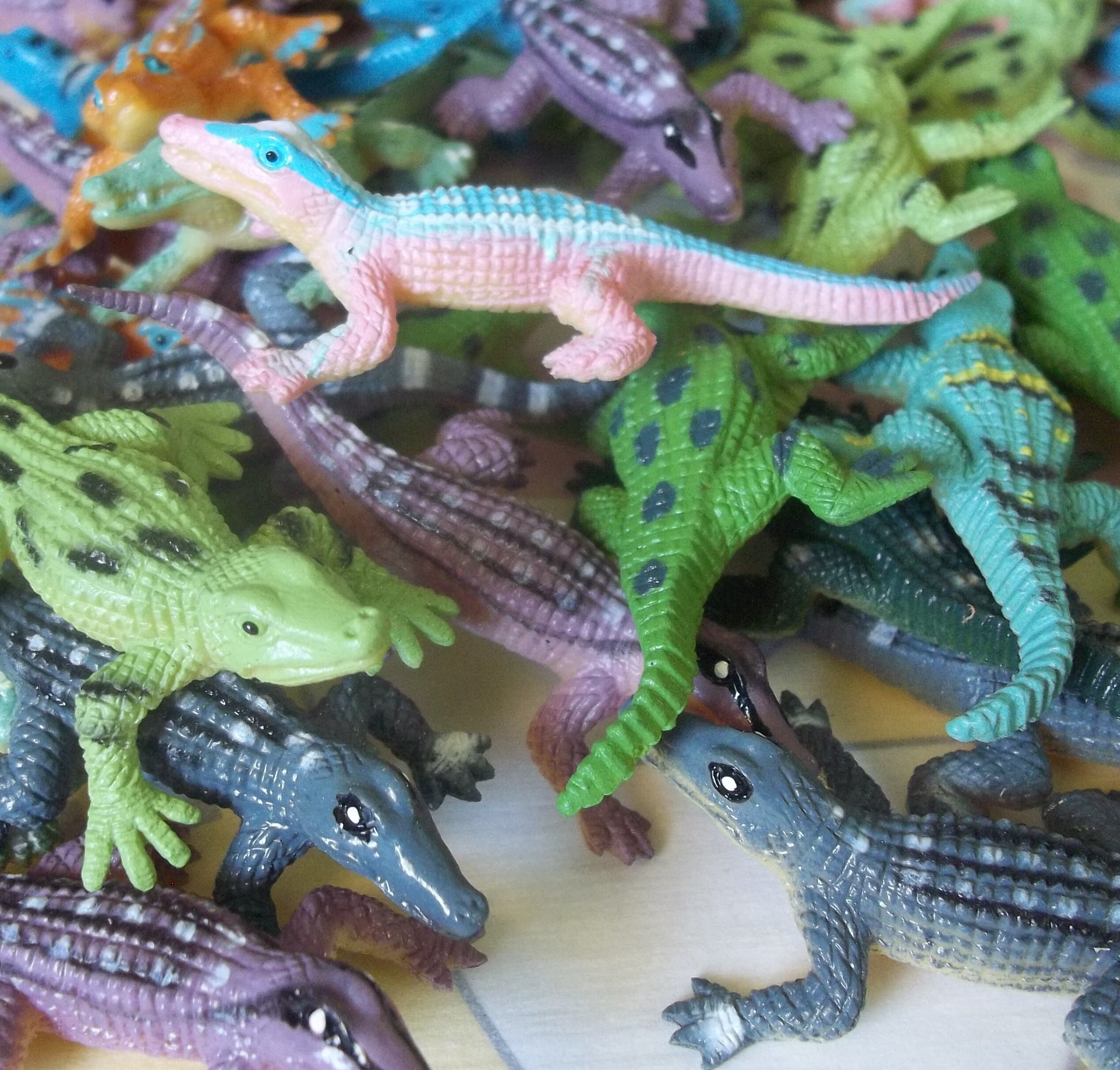 snake and lizard toys