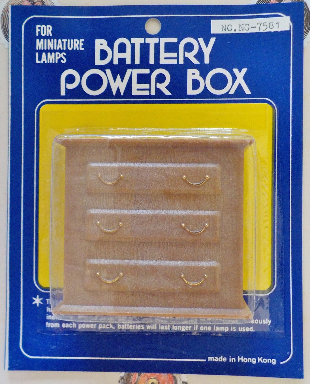 Vintage / for Miniature Dollhouse Lamps / Battery Power Box / Chest of