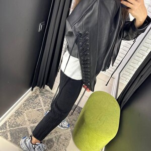 Handgemaakt schapenvachtleren bikerjack – vetermouwen, oversized pasvorm afbeelding 11