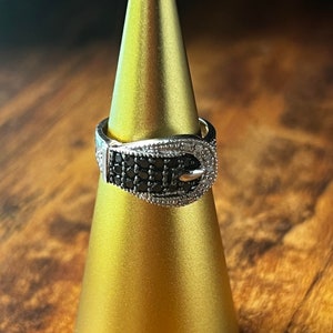 14kt Diamond Buckle Ring