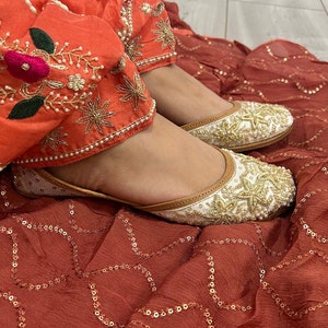 Embroidered Handicraft Punjabi Jutti | Ethnic sandal | Pearl  | bridesmaid gift | Khussa | Mojaris | Desi Jutti | Bridal shoes | Punjabi |