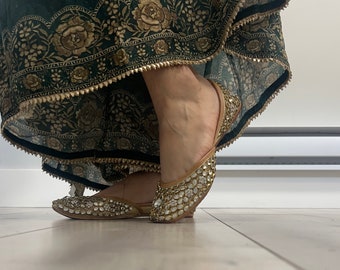 Kundan Punjabi Jutti | Wedding Flats | Kundan flats | Kundan Khussa Ballerines | Desi Jutti | Khussa | Mojaris | Bridal Shoes |