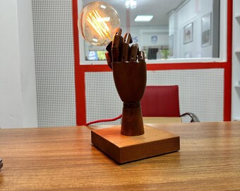 Lamparmatuur van houten gearticuleerde, handlampen, houten mannequin beweegbare handlamp, bureaulamp, funky lamp, houten handlicht, schanslicht