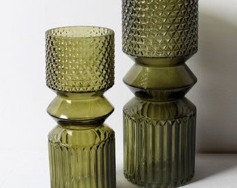 Ensemble de deux vases en verre vert olive vintage / Italie / Années 1990.