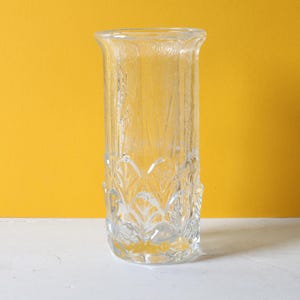 Mid-century Small Vase / Vintage Clear Leaf Pattern Textured Glass Flower Vase / Fidenza / Italy / 1970s