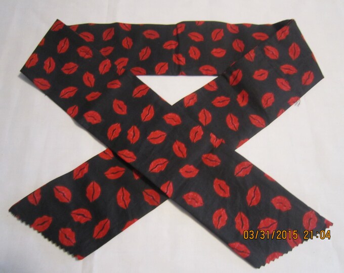 Extra Wide 3" Reusable Non-Toxic Cool Wrap / Neck Cooler  - Misc. Fabrics - Red Lips on Black