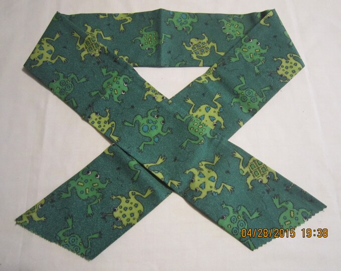 Extra Wide 3" Reusable Non-Toxic Cool Wrap / Neck Cooler  - Animal Prints - Frogs - Green