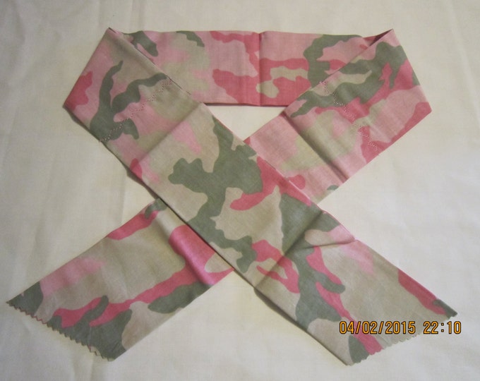 Extra Wide 3" Reusable Non-Toxic Cool Wrap / Neck Cooler  - Camouflage - Light Pink/Green