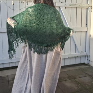 Knit shawl with fringe and flowers green with fringe