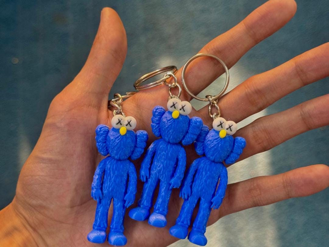 KAWS originalfake COMPANION 'KAWS TOKYO FIRST' Key holder