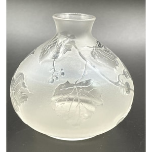 Rare Kitaichi Carved Glass Vase Leaves Berries Opaque Cut To Clear 3 1/2” Tall
