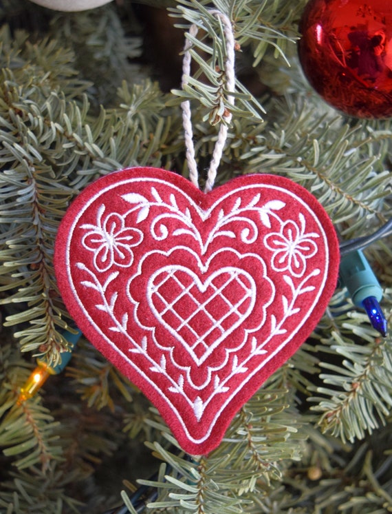 Free Felt Heart Ornament Pattern - Spindles Designs by Mary and Mags