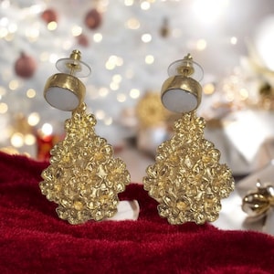 Witte onyx-steen. Vintage oorbellen, edelsteenoorbellen, Turkse oorbellen, valentijnscadeau voor haar, kunstmodel, vergulde oorbellen.