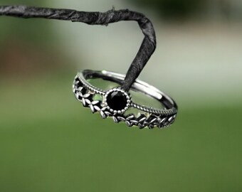 Black Onyx Ring for Women, Sterling Silver Dainty Ring, Adjustable Open Leaf Ring, Black Stone Ring, Gothic Jewellery