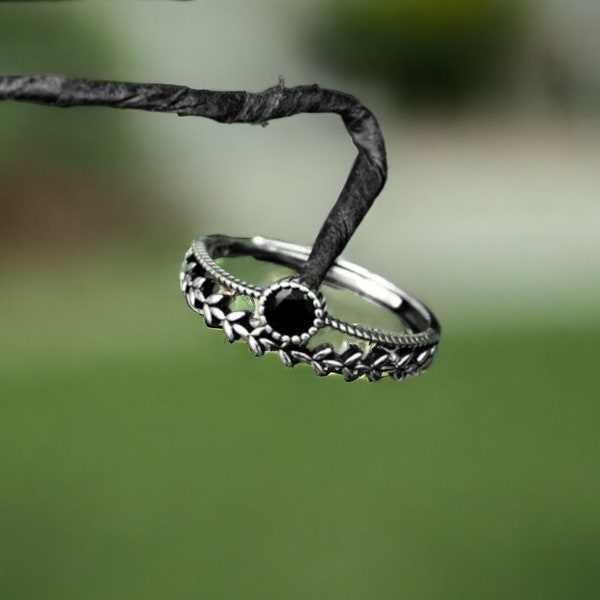 Black Onyx Ring for Women, Sterling Silver Dainty Ring, Adjustable Open Leaf Ring, Black Stone Ring, Gothic Jewellery
