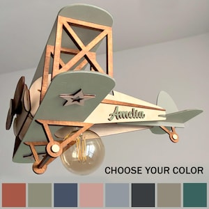 Lámpara de avión colorida, lámpara de biplano de madera, lámpara de techo o de mesa para habitación infantil, decoración infantil hecha a mano, nombre y color personalizados.