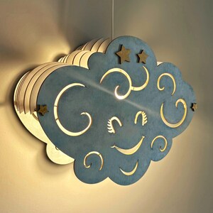 Wolkenlampe, Kinderzimmer Hängeleuchte aus Holz, Kinderzimmer Deckenlampe, Babyzimmer Dekor, personalisiertes Namensgeschenk