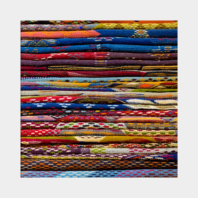 Marokkanischer Teppich, marokkanische Wanddekoration, farbenfrohe abstrakte Kunst, marokkanischer Druck, Marokko-Kunst, Marokko-Fotografie, Reisefoto Bild 2