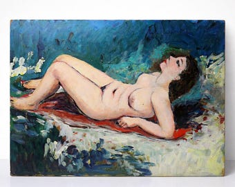 Small painting of a reclining nude woman, modern oil on vintage panel