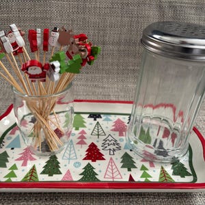 Fine Motor Transfer with Christmas Party Picks and Christmas Tree Tray for Montessori Children&#39;s House Practical Life Lessons Ages 2-6