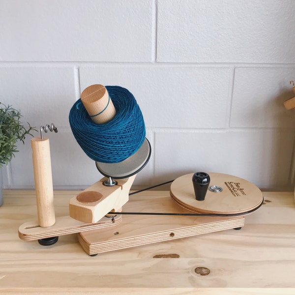 Maple Jumbo Yarn Ball Winder