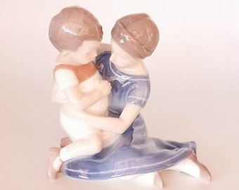 Vintage Bing and Grondahl (B&G #1642) Dickie's Mamma #3039 Free