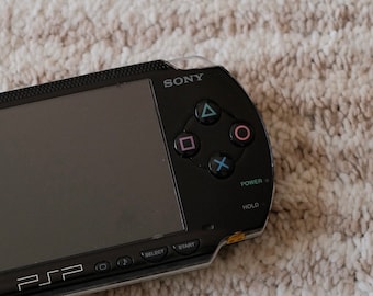 極美品 PSP 黒 ブラック 本体 付属品 ソフトケース付属　ソニー 171 極美品 PSP 黒 ブラック 本体 付属品 ソフトケース付属 ソニー